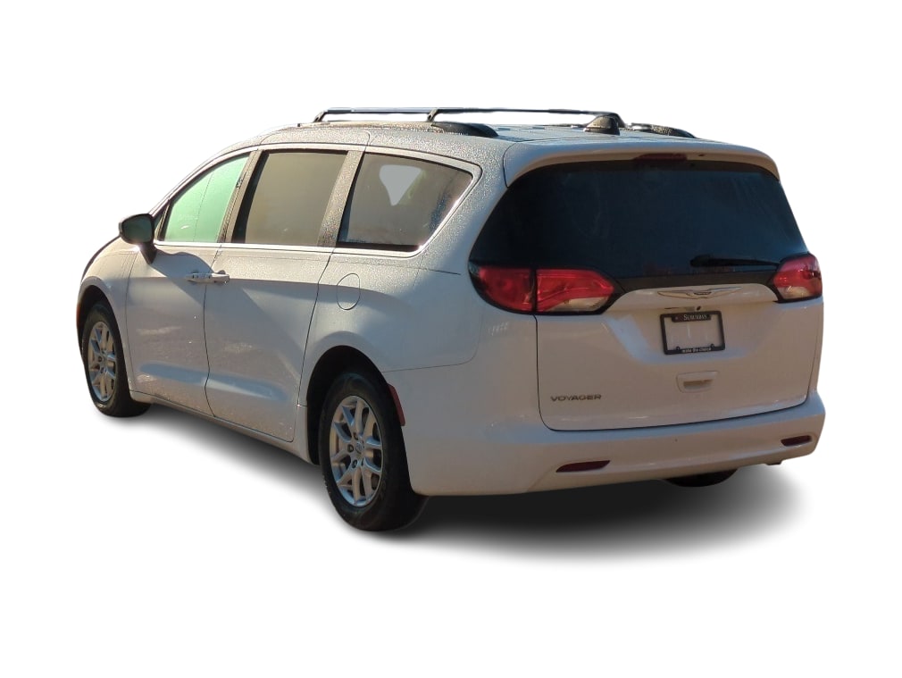 Thumbnail: 2021 Chrysler Voyager - 4