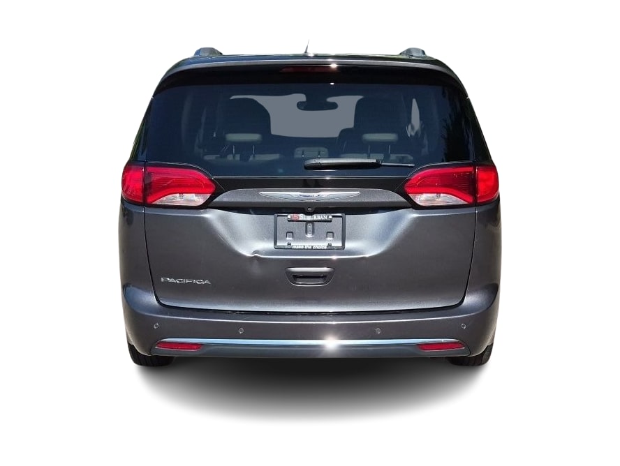 Thumbnail: 2018 Chrysler Pacifica - 5