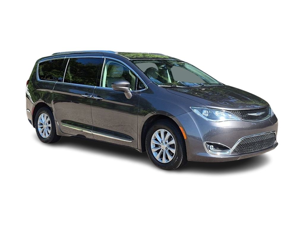 Thumbnail: 2018 Chrysler Pacifica - 19