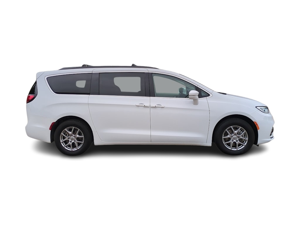 Thumbnail: 2021 Chrysler Pacifica - 21
