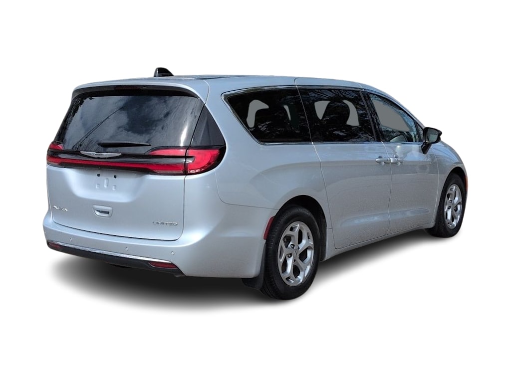 Thumbnail: 2024 Chrysler Pacifica - 21