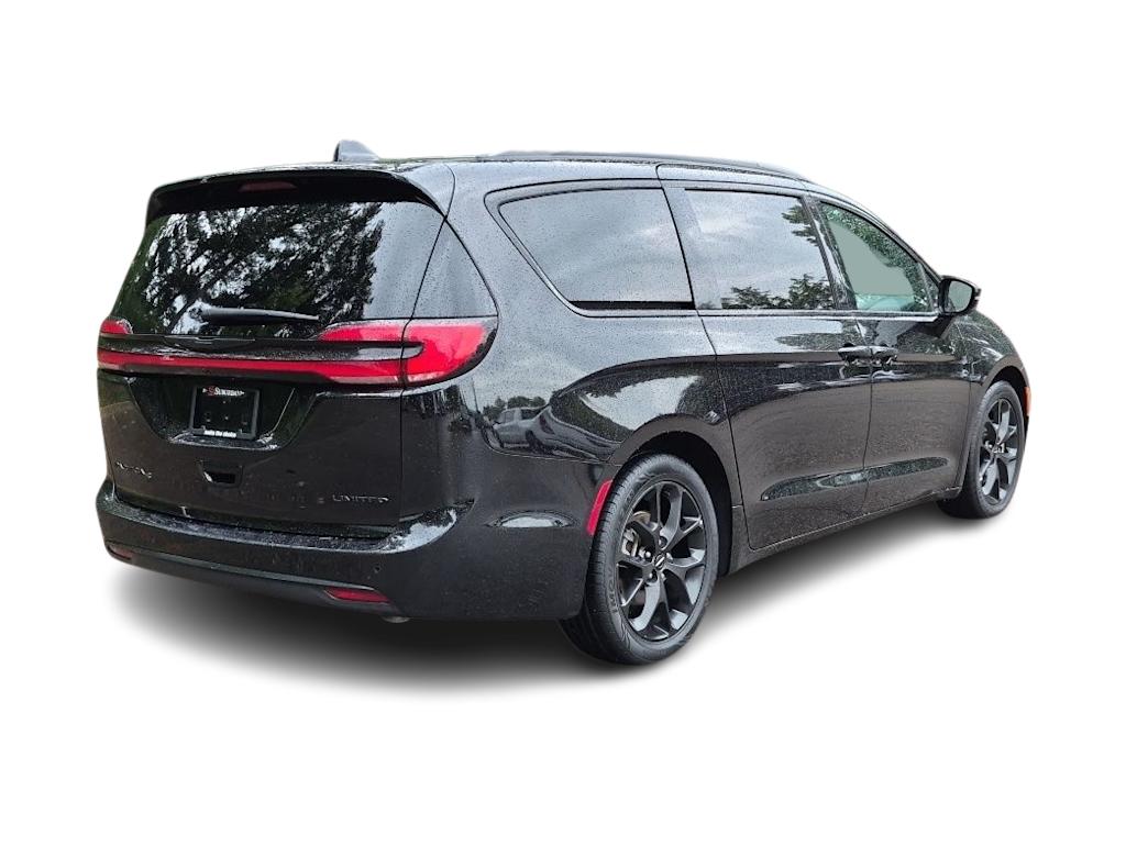 Thumbnail: 2025 Chrysler Pacifica - 21