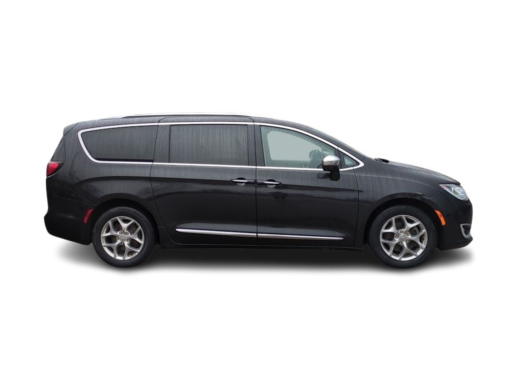 Thumbnail: 2019 Chrysler Pacifica - 22