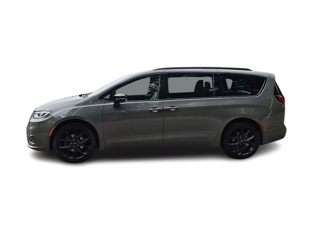 Thumbnail: 2023 Chrysler Pacifica - 3