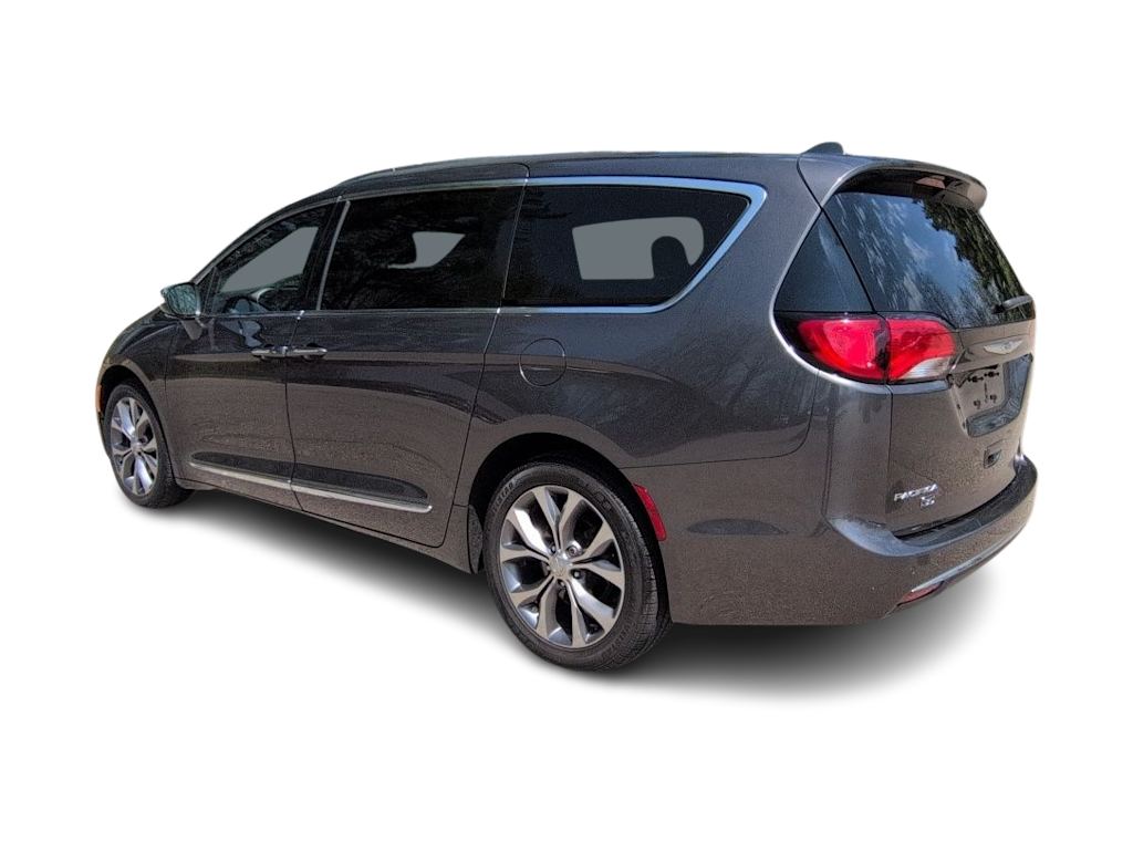 Thumbnail: 2020 Chrysler Pacifica - 4