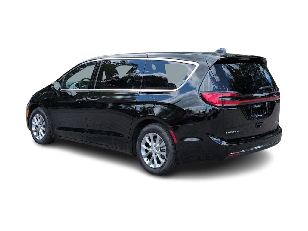 Thumbnail: 2026 Chrysler Pacifica - 4