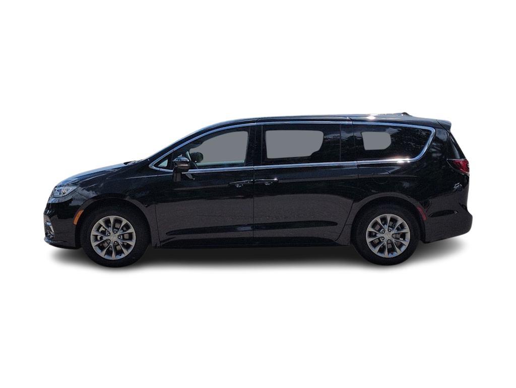 Thumbnail: 2026 Chrysler Pacifica - 17