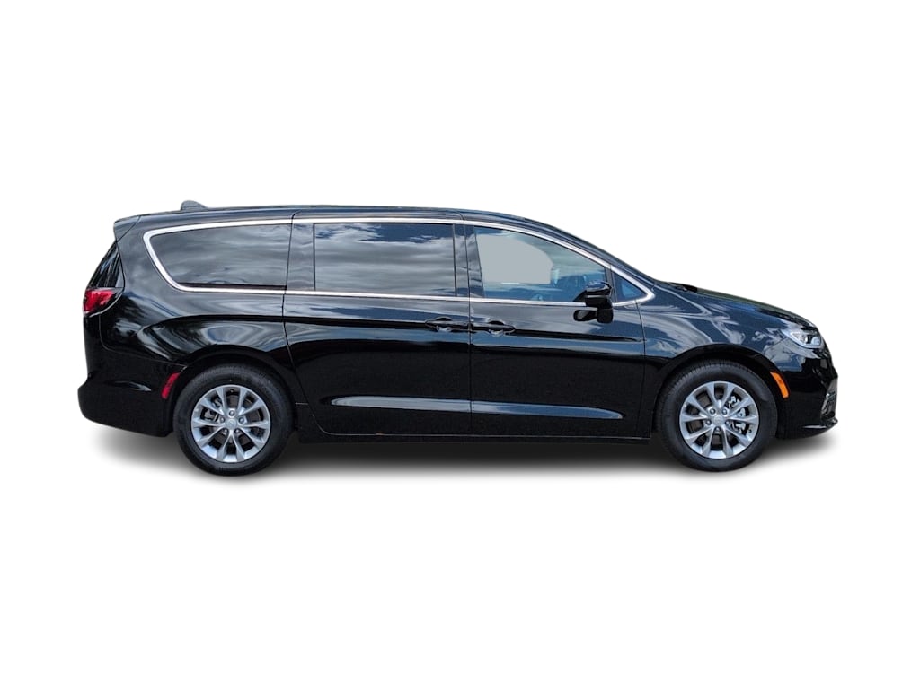 Thumbnail: 2026 Chrysler Pacifica - 19
