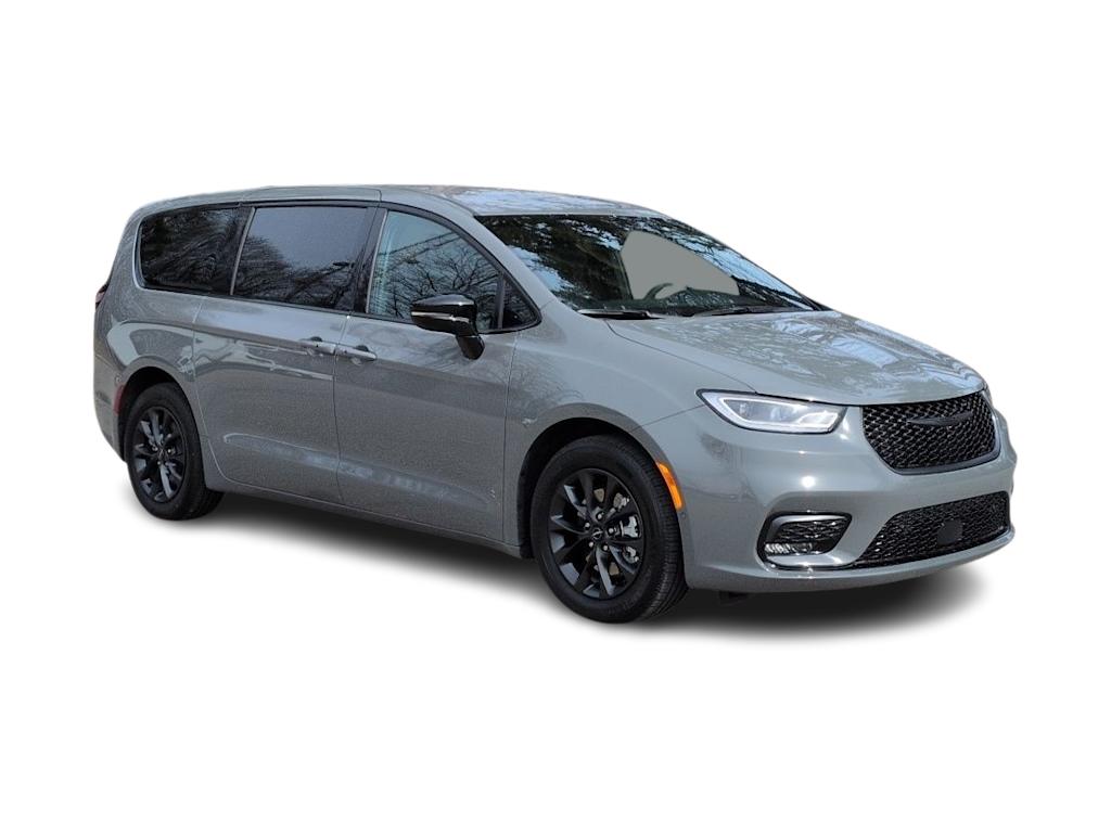 Thumbnail: 2024 Chrysler Pacifica - 18