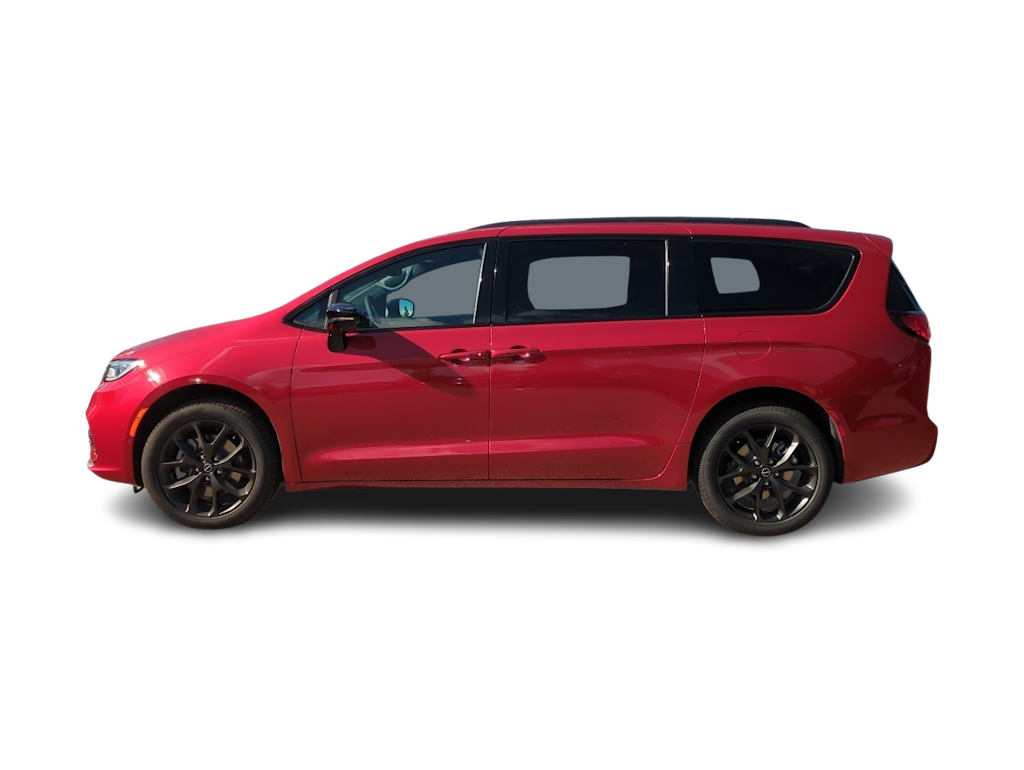 Thumbnail: 2026 Chrysler Pacifica - 3