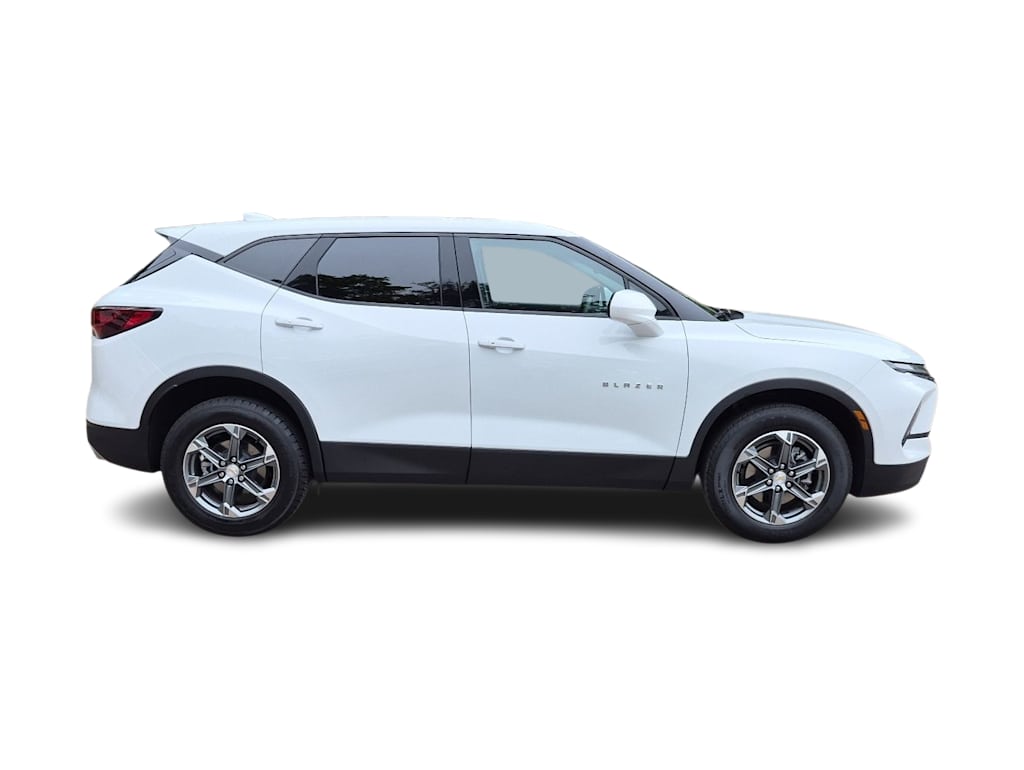 Thumbnail: 2025 Chevrolet Blazer - 24