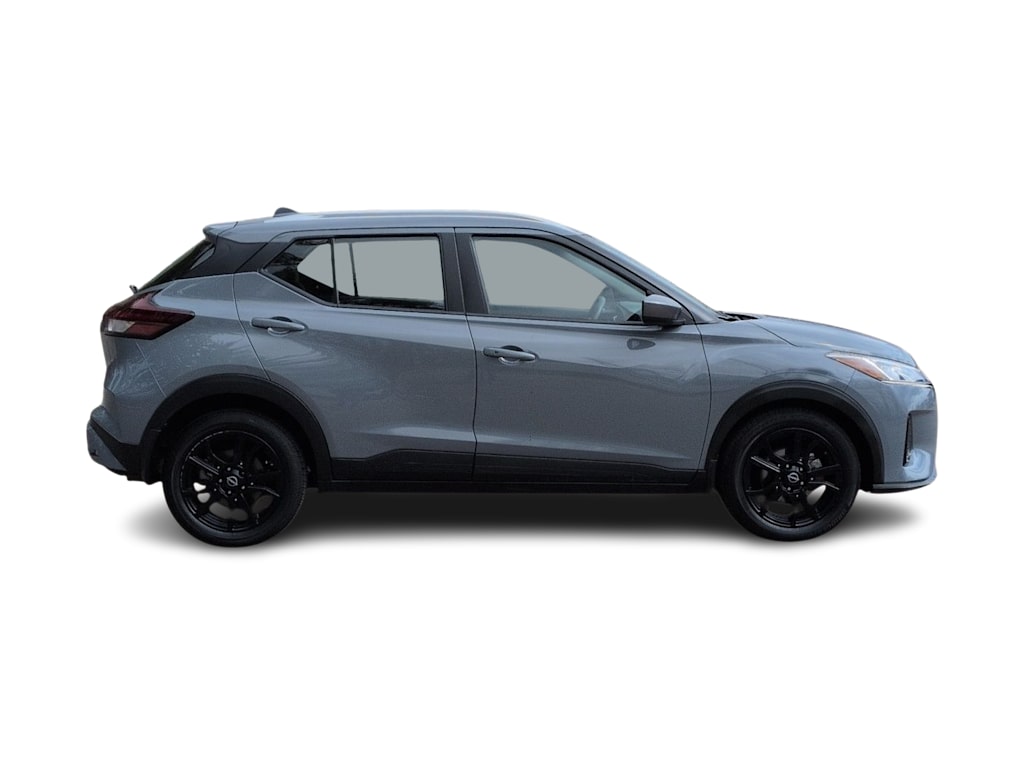Thumbnail: 2023 Nissan Kicks - 23