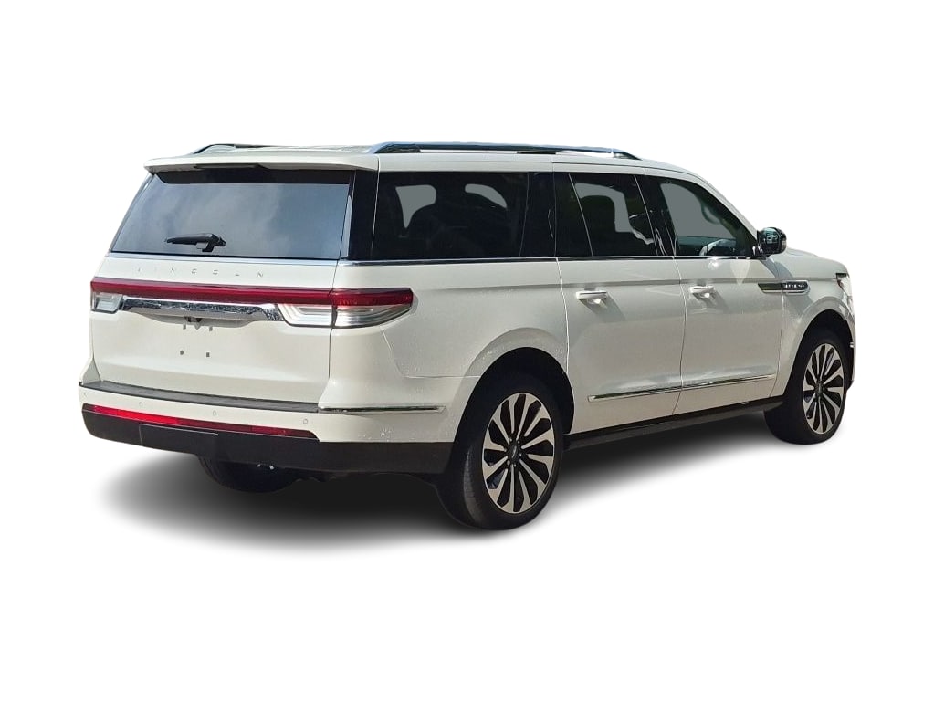 Thumbnail: 2024 Lincoln Navigator L - 22