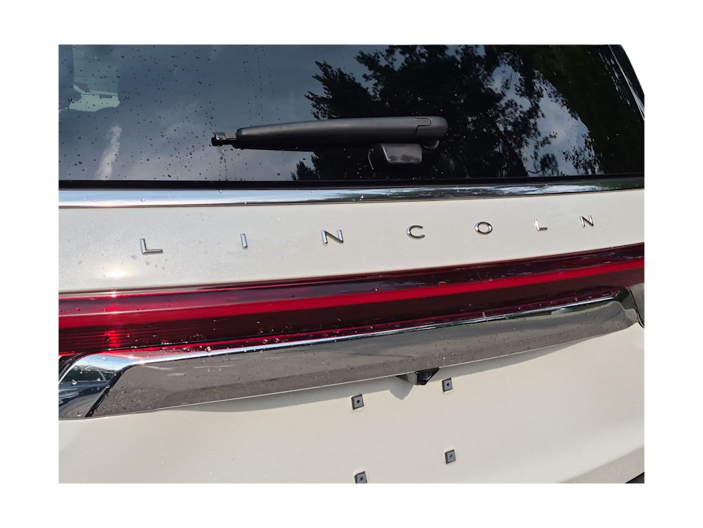 Thumbnail: 2024 Lincoln Navigator L - 24