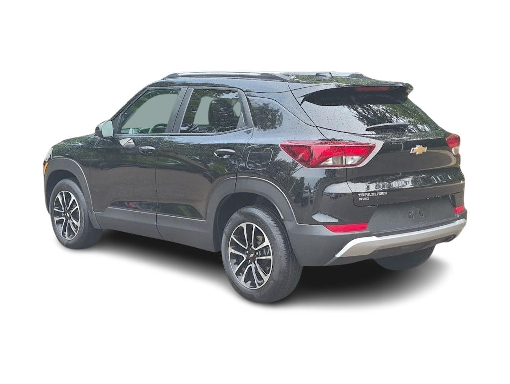 Thumbnail: 2026 Chevrolet TrailBlazer - 4