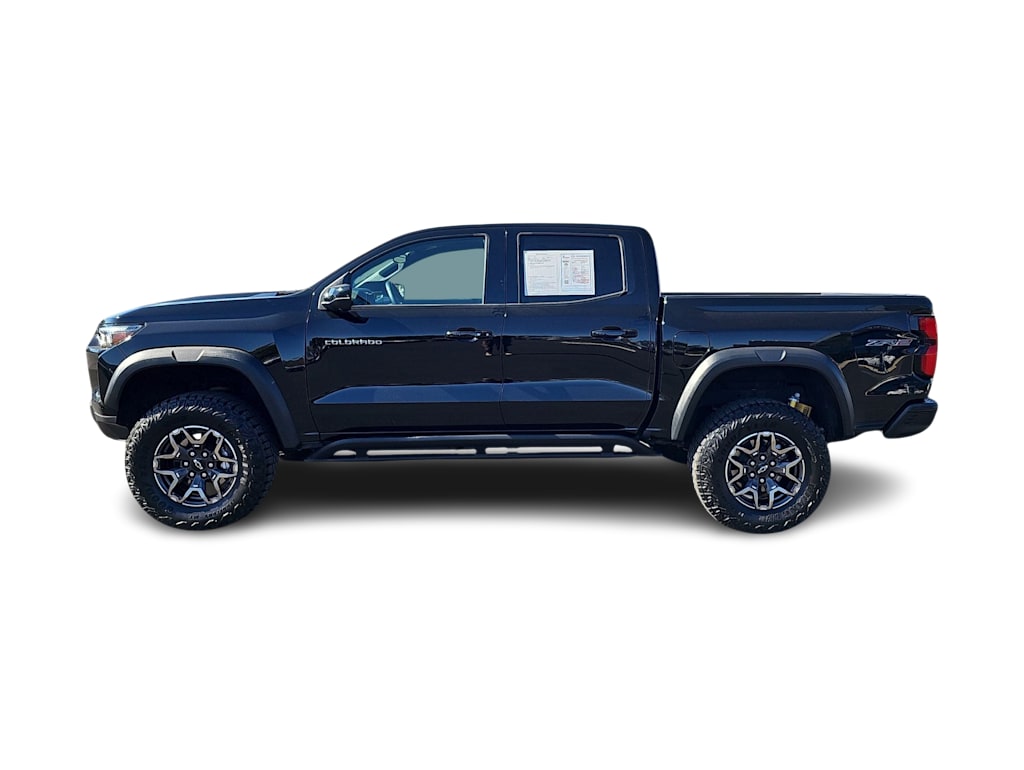 Thumbnail: 2023 Chevrolet Colorado - 3