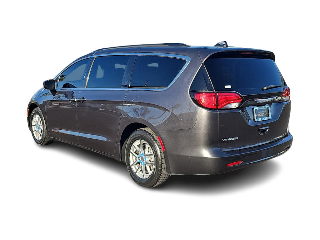 Thumbnail: 2021 Chrysler Voyager - 4