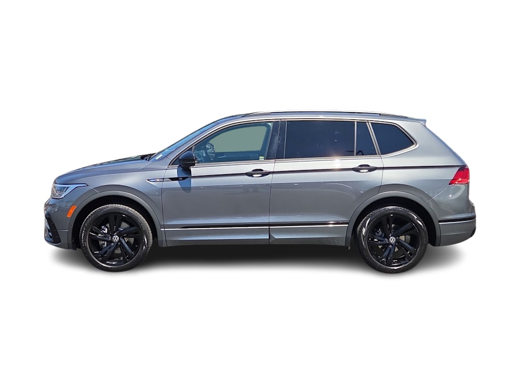 Thumbnail: 2023 Volkswagen Tiguan - 3