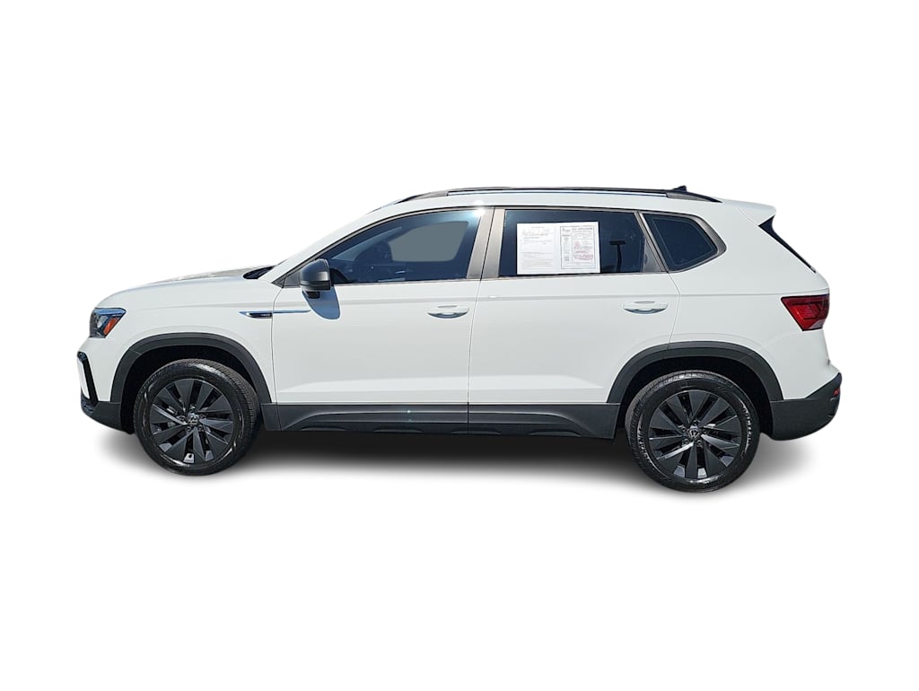 Thumbnail: 2022 Volkswagen Taos - 3