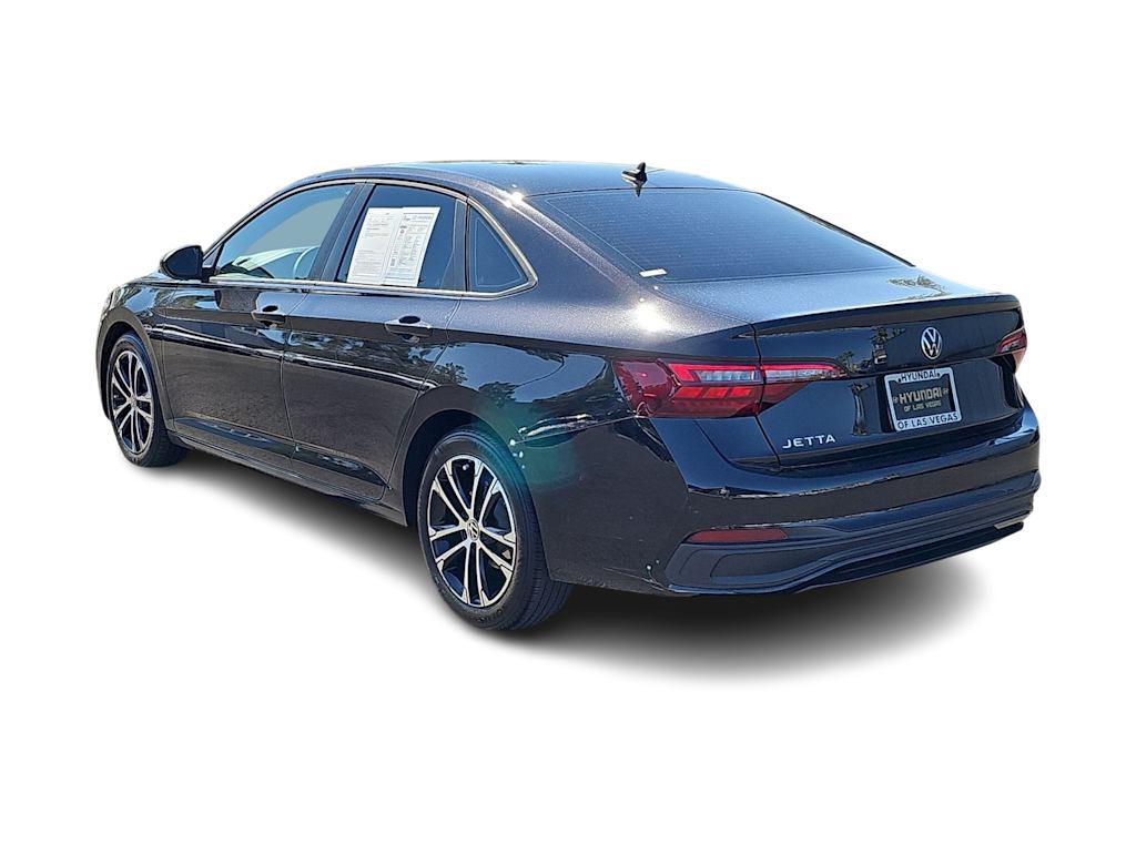 Thumbnail: 2022 Volkswagen Jetta - 4