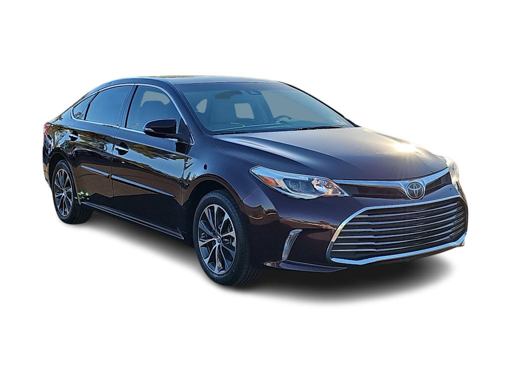 Thumbnail: 2017 Toyota Avalon - 18