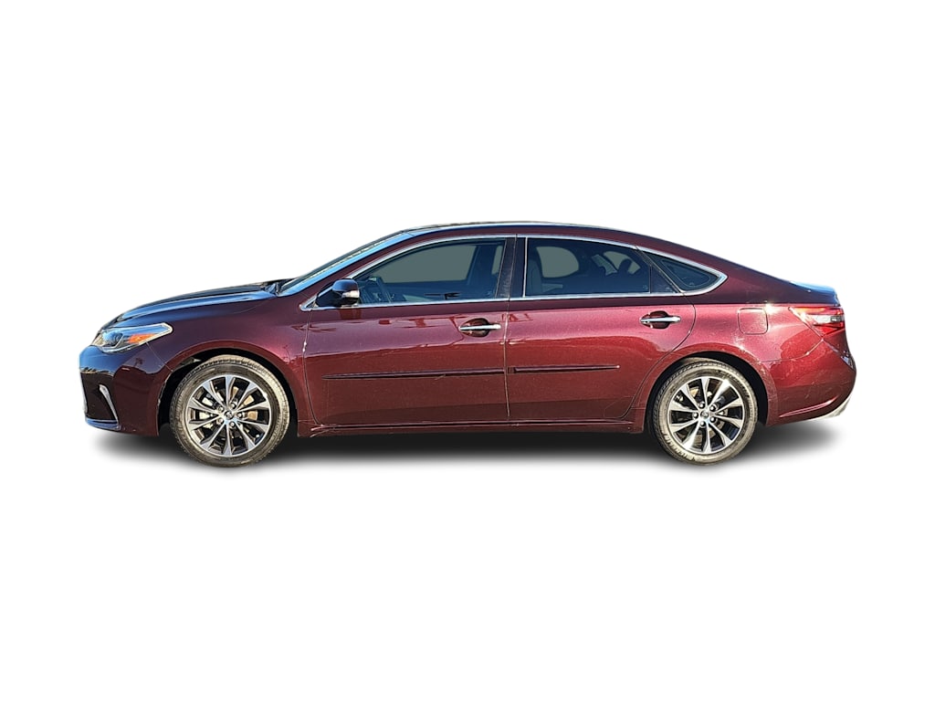 Thumbnail: 2017 Toyota Avalon - 3
