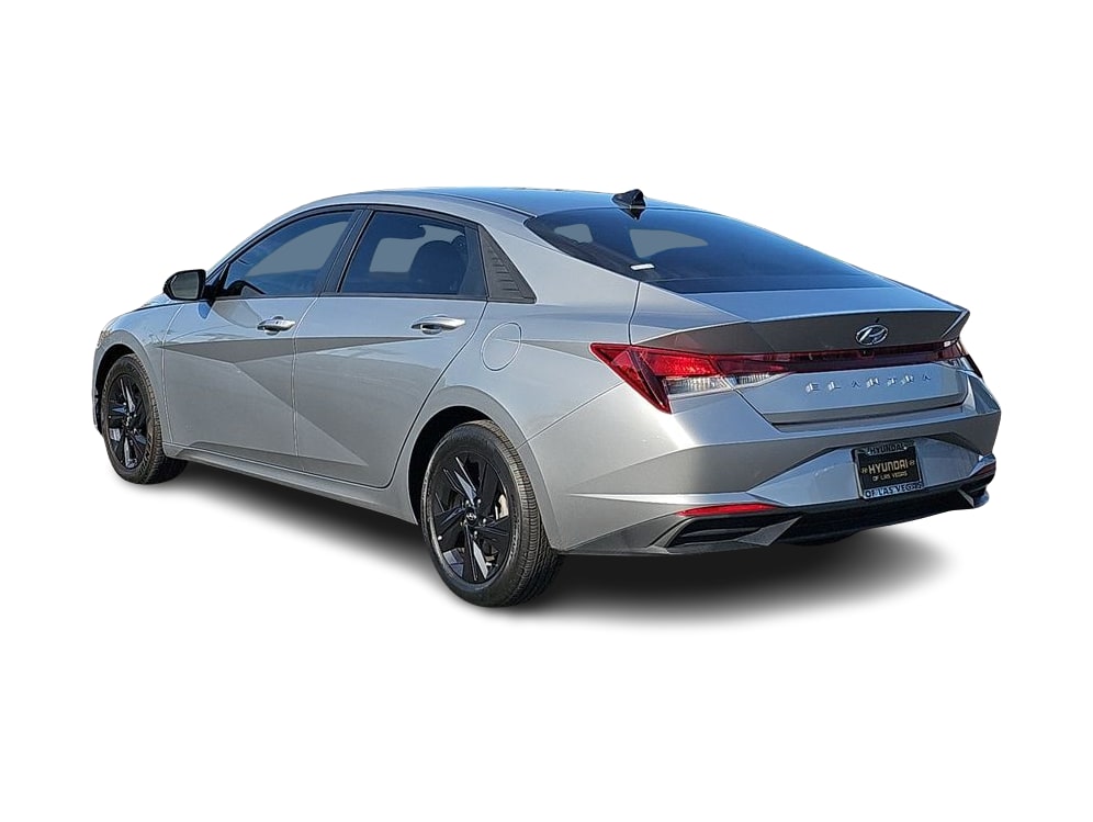 Thumbnail: 2022 Hyundai Elantra - 4