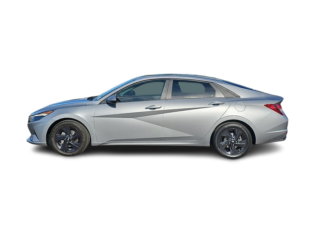 Thumbnail: 2022 Hyundai Elantra - 18