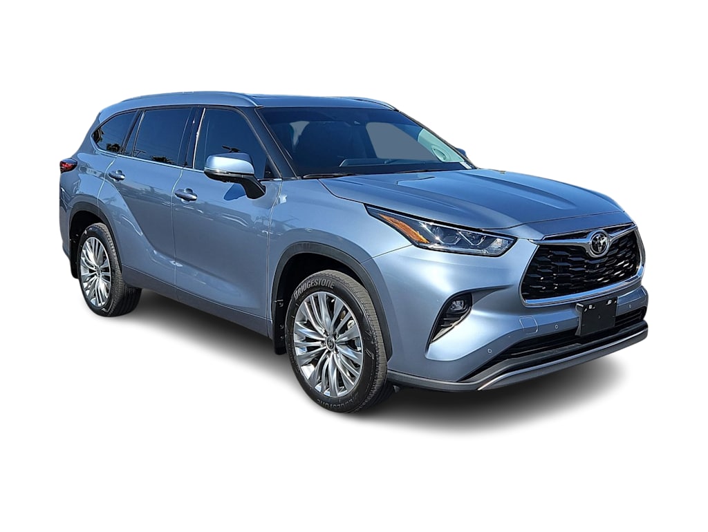 Thumbnail: 2023 Toyota Highlander - 20