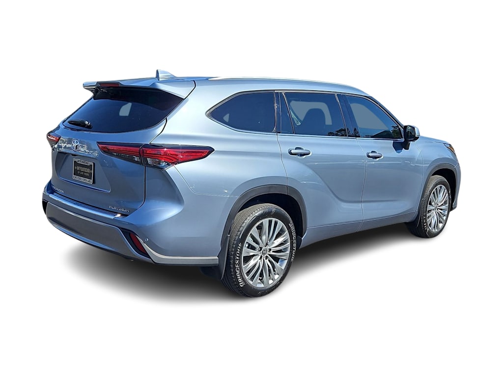Thumbnail: 2023 Toyota Highlander - 22