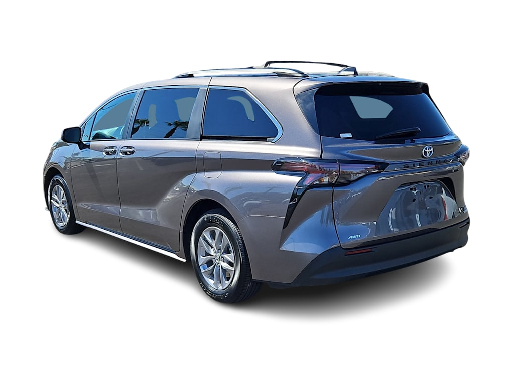 Thumbnail: 2024 Toyota Sienna - 4