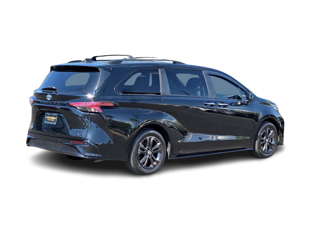 Thumbnail: 2025 Toyota Sienna - 20