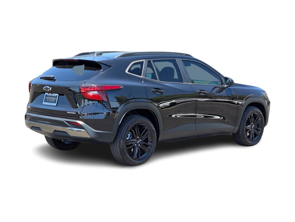 Thumbnail: 2024 Chevrolet Trax - 21
