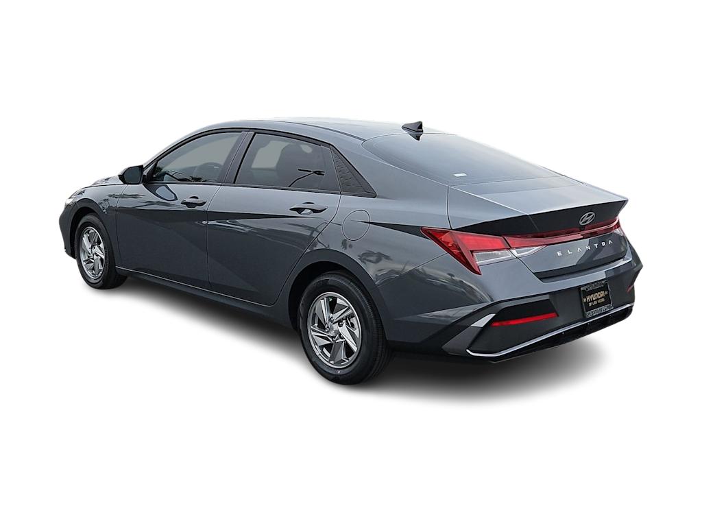 Thumbnail: 2026 Hyundai Elantra - 4