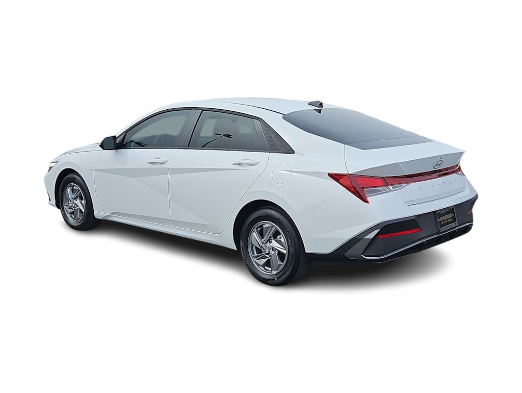 Thumbnail: 2026 Hyundai Elantra - 4