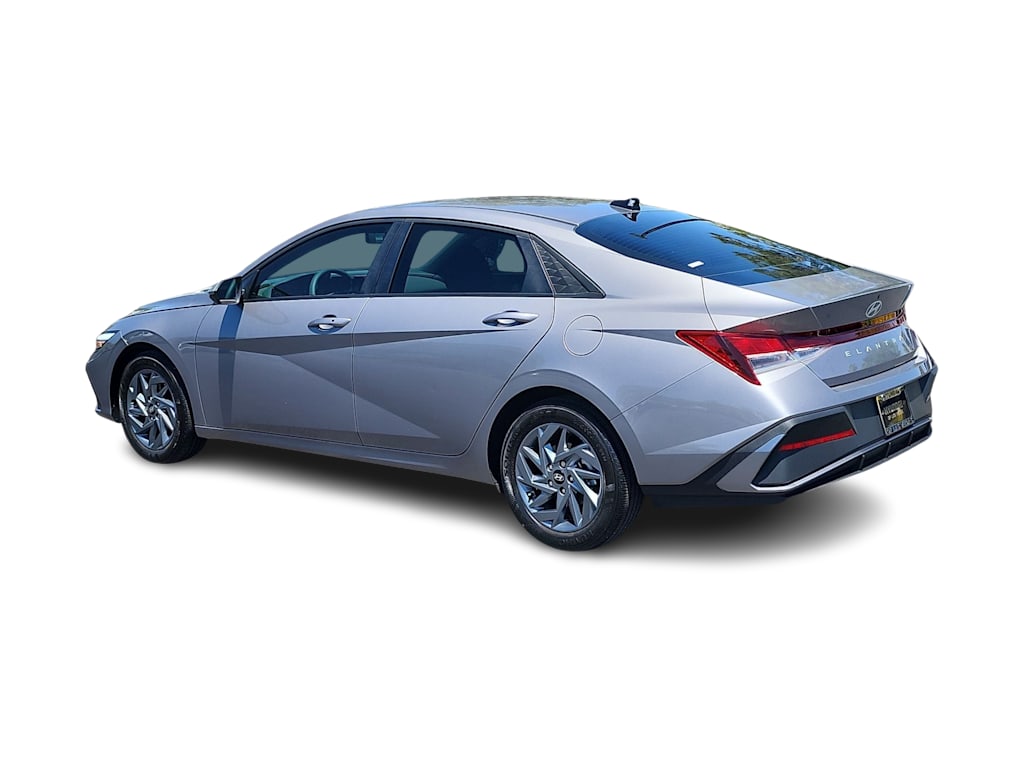 Thumbnail: 2024 Hyundai Elantra - 4