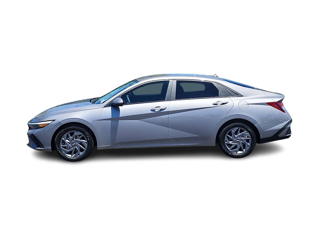 Thumbnail: 2024 Hyundai Elantra - 3