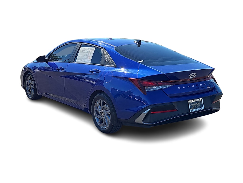 Thumbnail: 2024 Hyundai Elantra - 4