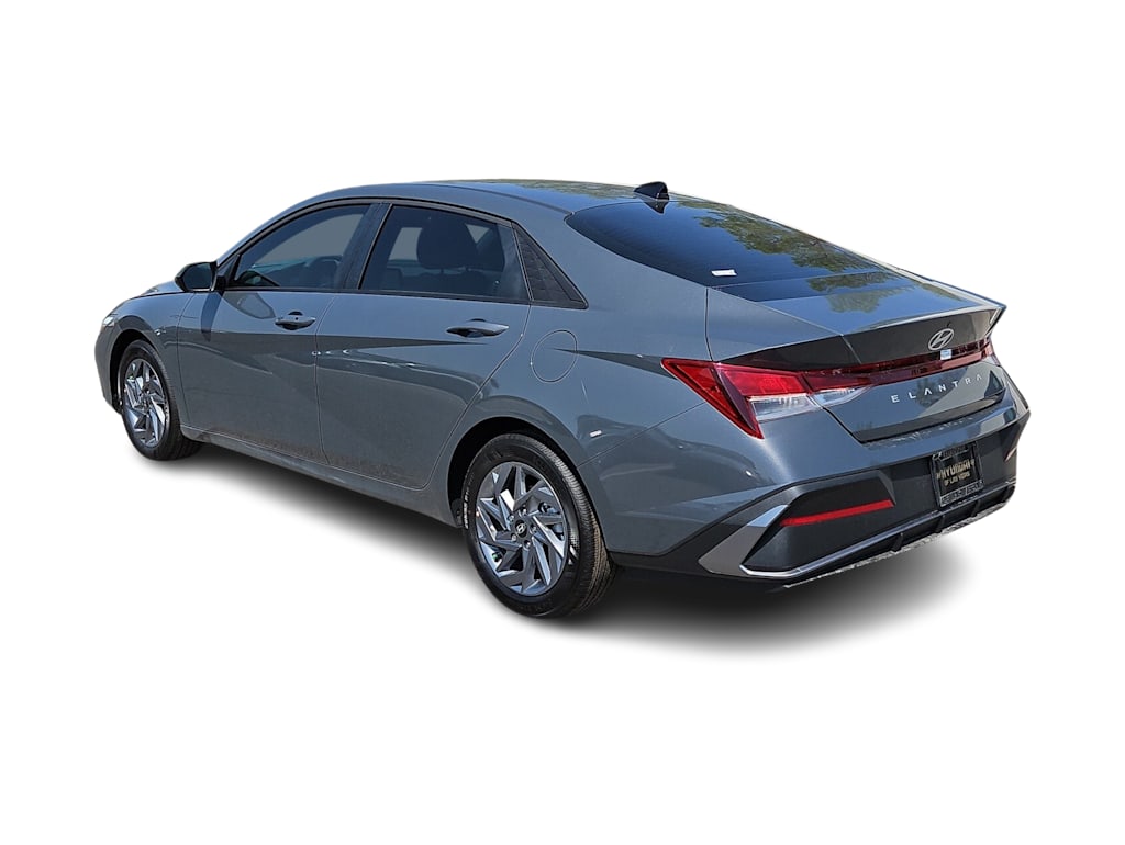 Thumbnail: 2024 Hyundai Elantra - 4