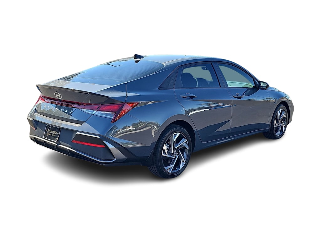 Thumbnail: 2025 Hyundai Elantra - 18