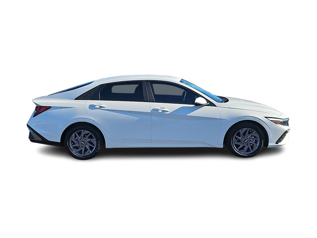 Thumbnail: 2024 Hyundai Elantra - 21