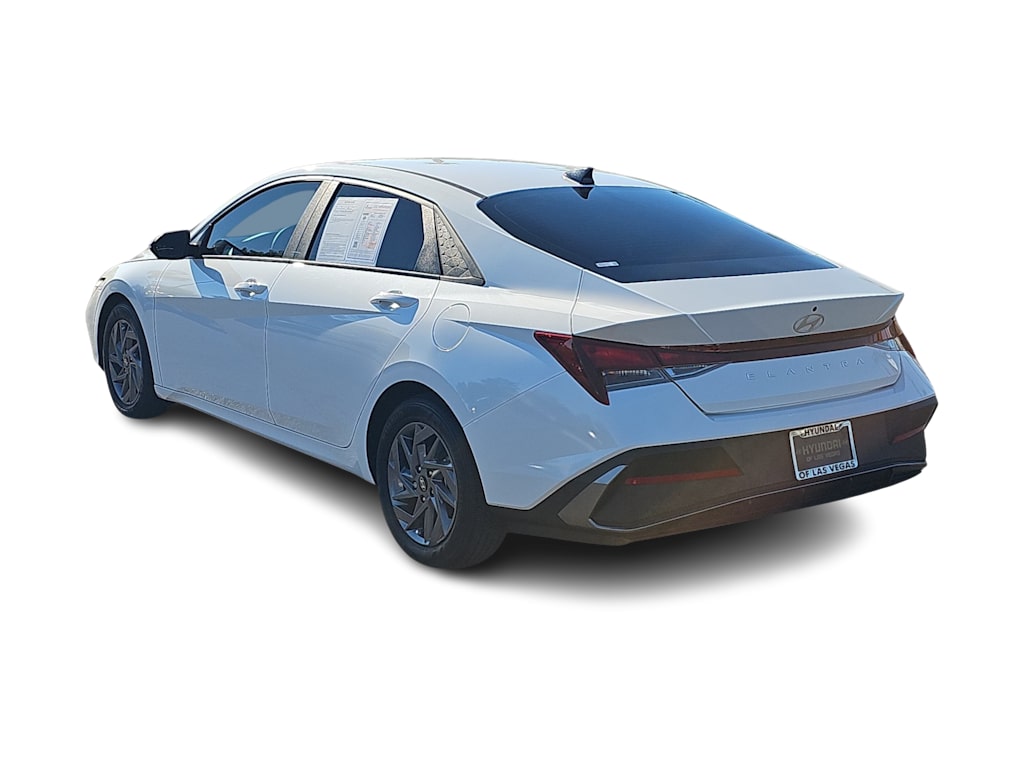 Thumbnail: 2024 Hyundai Elantra - 4