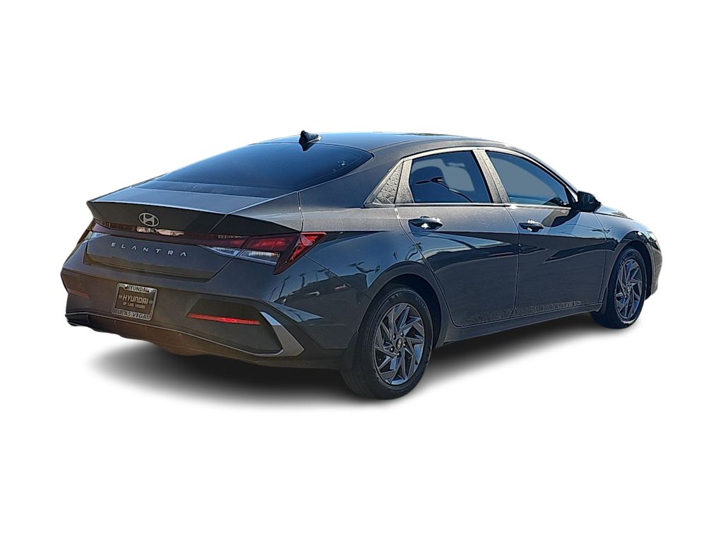Thumbnail: 2024 Hyundai Elantra - 21