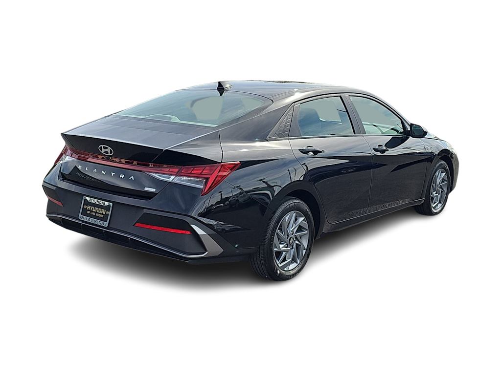 Thumbnail: 2025 Hyundai Elantra - 21