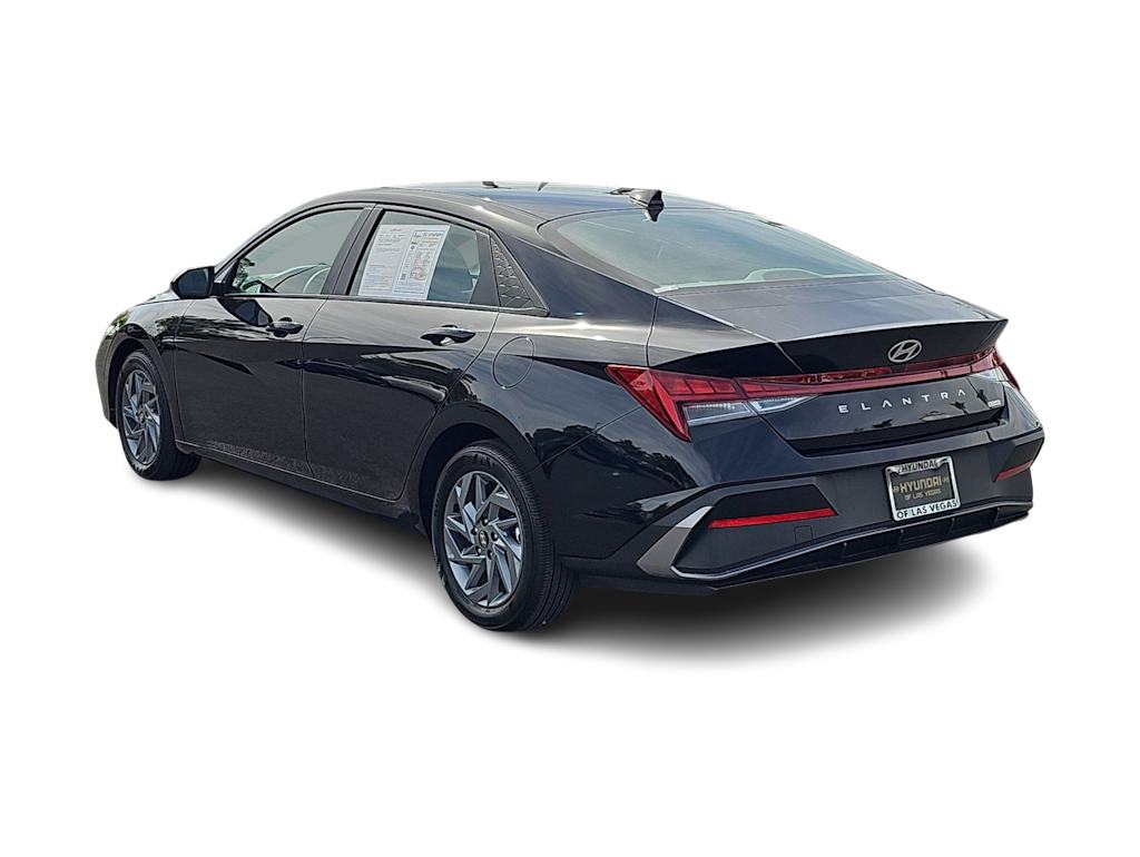 Thumbnail: 2025 Hyundai Elantra - 4