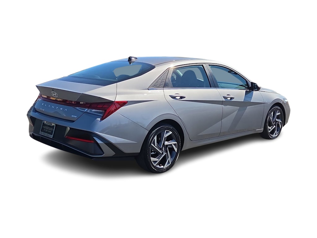 Thumbnail: 2025 Hyundai Elantra - 22