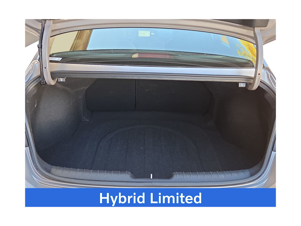 Thumbnail: 2025 Hyundai Elantra - 18