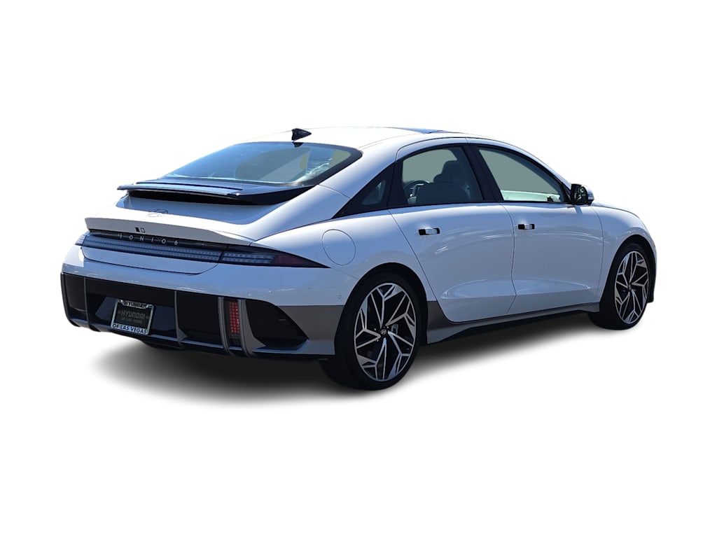 Thumbnail: 2023 Hyundai Ioniq 6 - 17