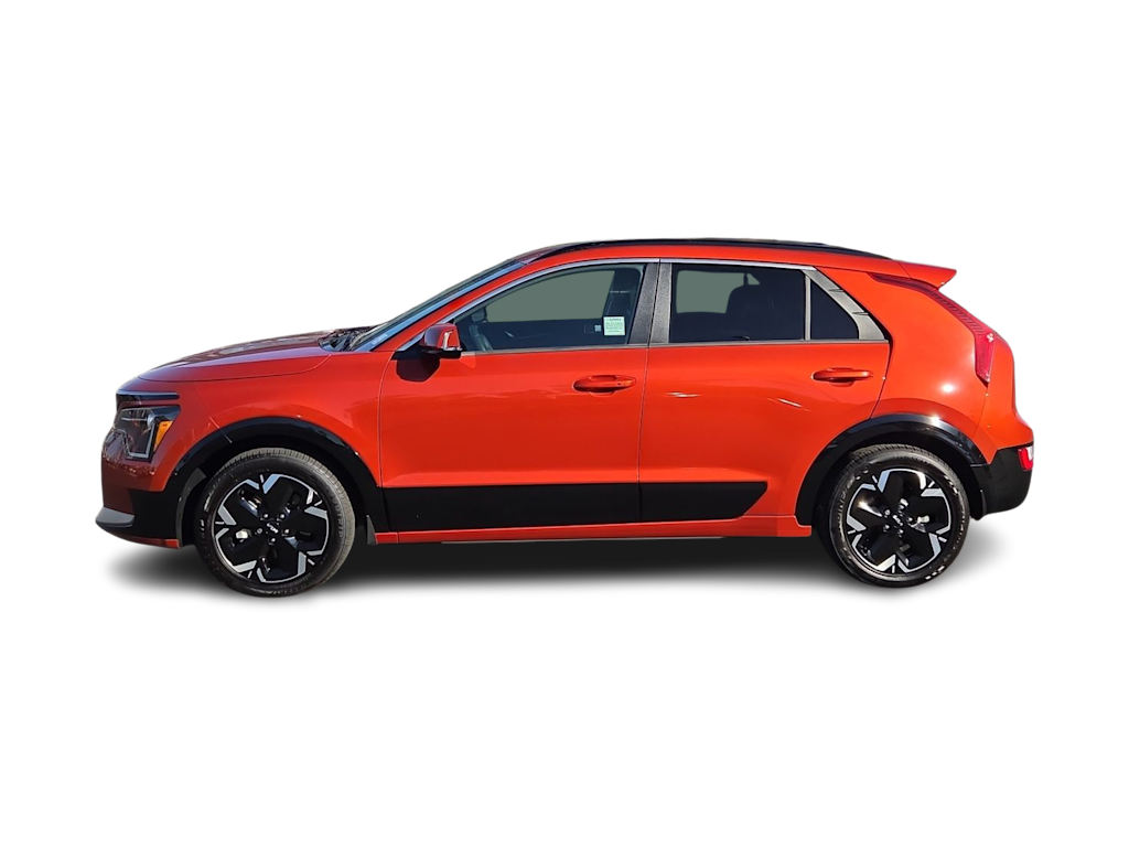 Thumbnail: 2023 Kia Niro - 3