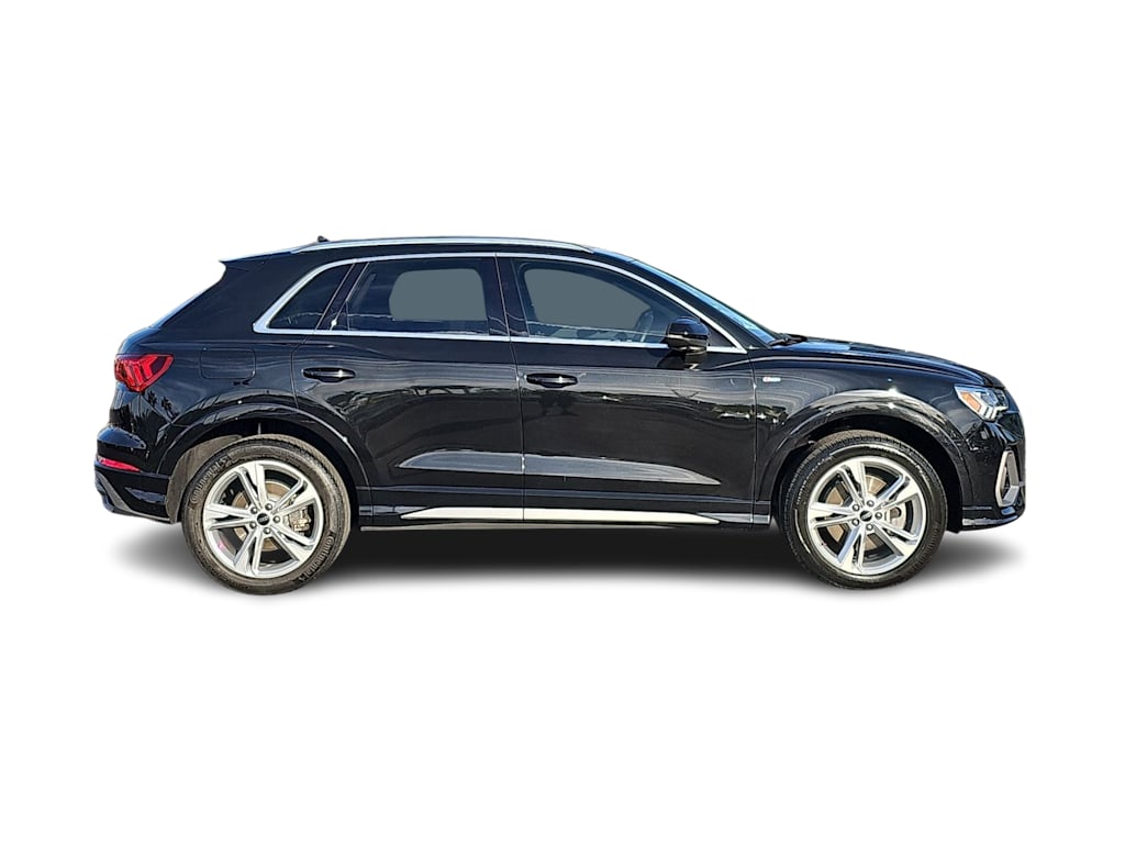 Thumbnail: 2023 Audi Q3 - 22